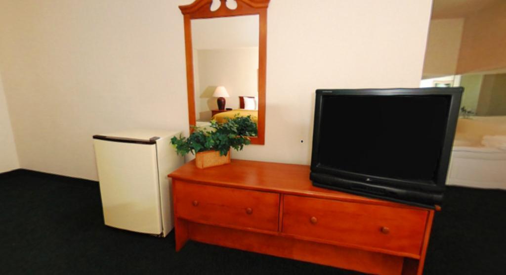Quality Inn & Suites Chesterfield Village Спрингфилд Экстерьер фото