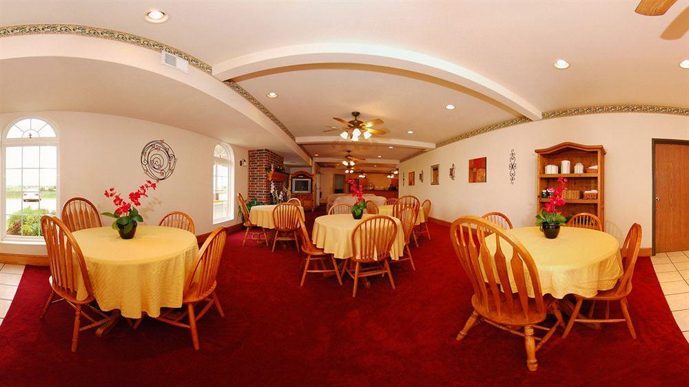 Quality Inn & Suites Chesterfield Village Спрингфилд Экстерьер фото