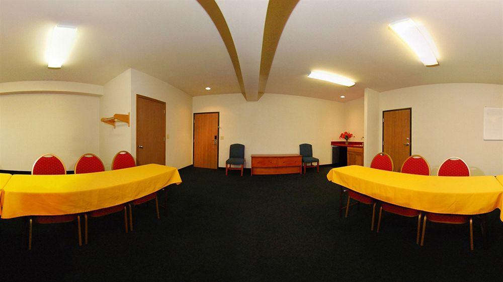 Quality Inn & Suites Chesterfield Village Спрингфилд Экстерьер фото