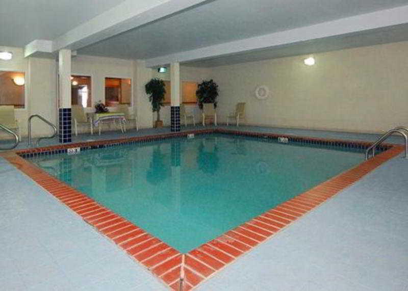 Quality Inn & Suites Chesterfield Village Спрингфилд Экстерьер фото